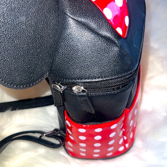 DISNEY SET MICKEY AND MINNIE BACKPACKS PLUS FREE WALLET! - Picture 7 of 17